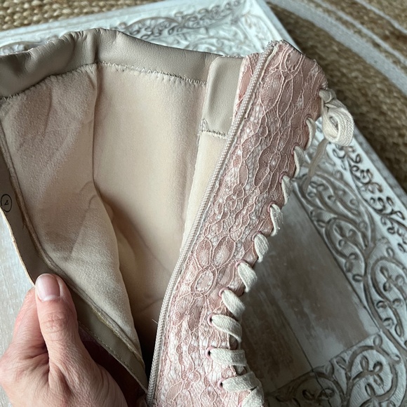 Trish Scully Pink Lace Boot Sz 4 Big Girl - Picture 9 of 13